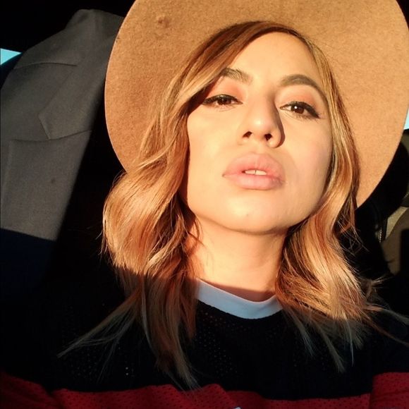 Meet your Posher, Reyna - Picture 1 of 1